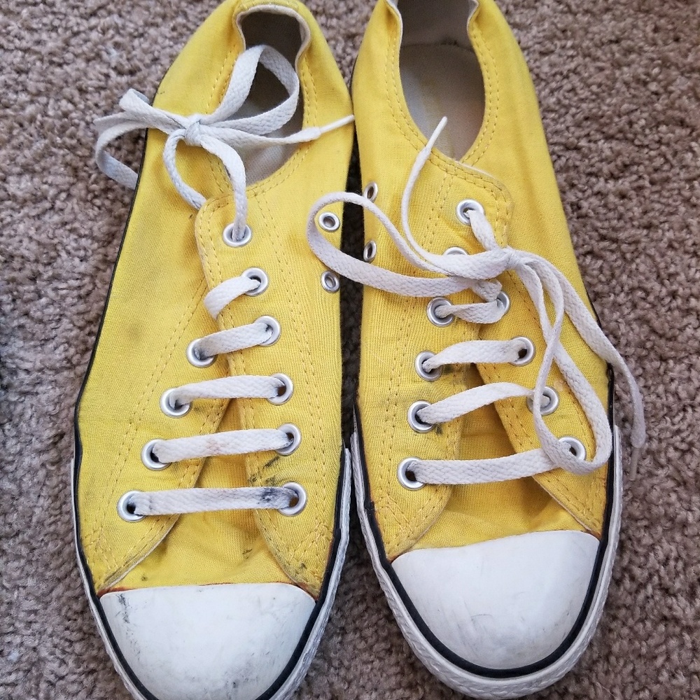 Yellow converse